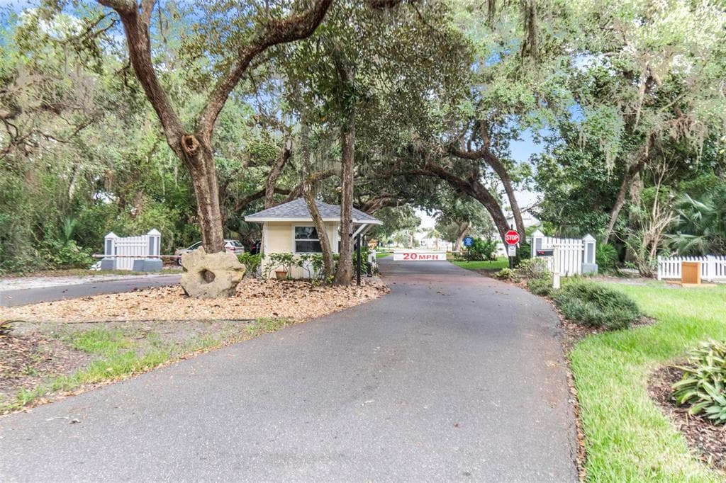 50 MEDFORD DRIVE photo 8