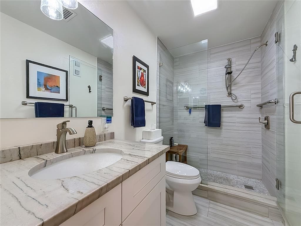 5925 SHORE BOULEVARD S 611 photo 17