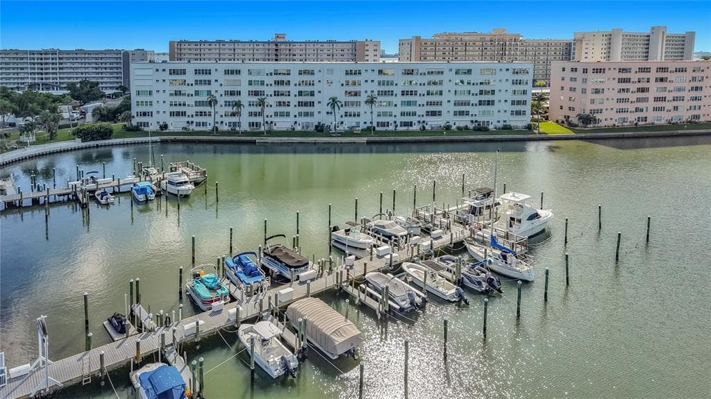 5925 SHORE BOULEVARD S 611 photo 24