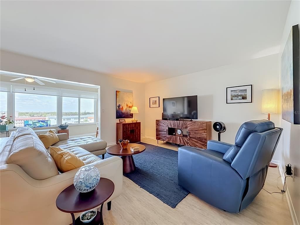 5925 SHORE BOULEVARD S 611 photo 14