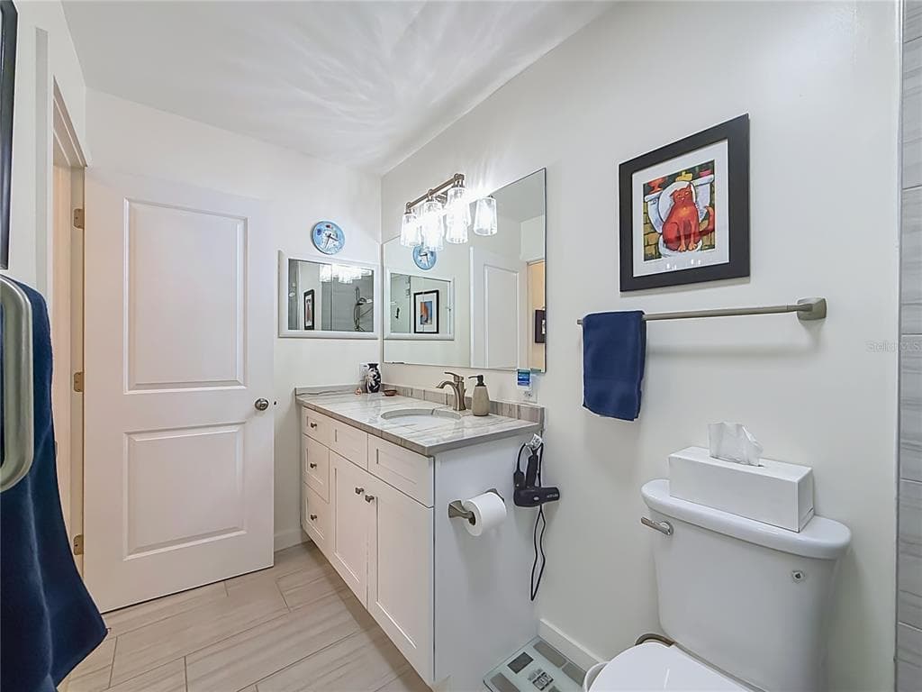 5925 SHORE BOULEVARD S 611 photo 18