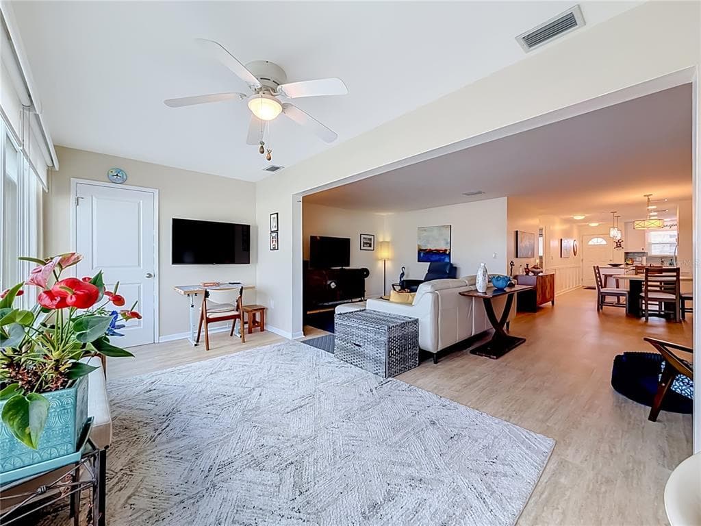 5925 SHORE BOULEVARD S 611 photo 19