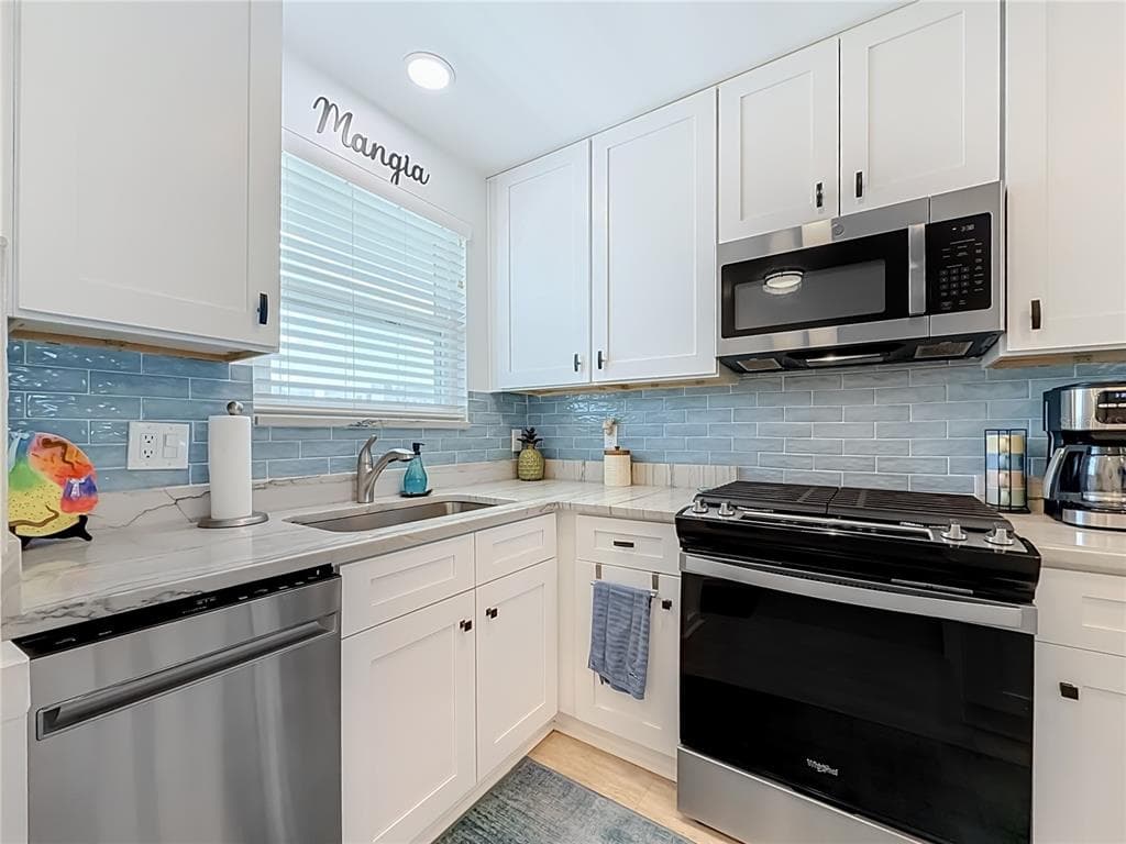 5925 SHORE BOULEVARD S 611 photo 4
