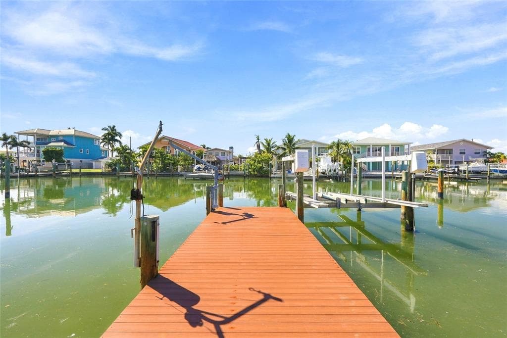 556 JOHNS PASS AVENUE photo 6