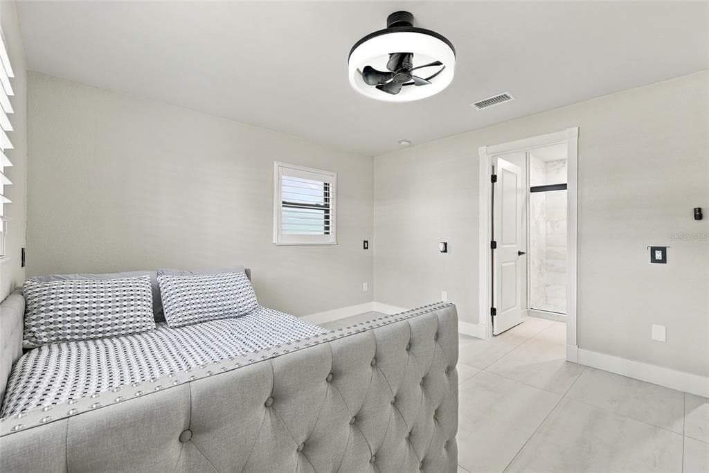 556 JOHNS PASS AVENUE photo 24