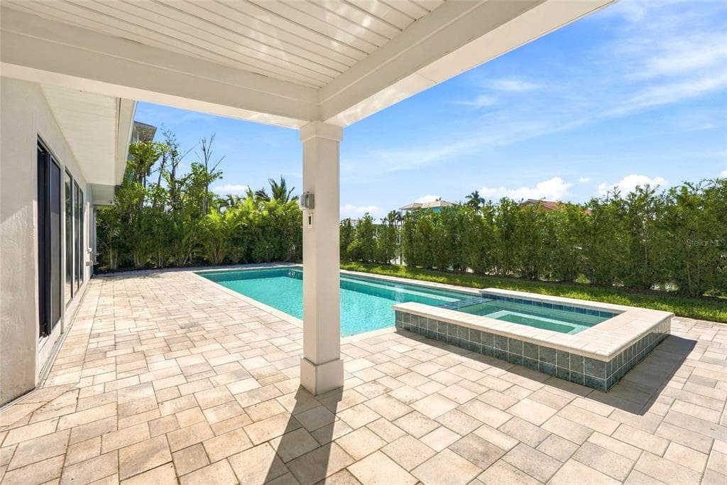 556 JOHNS PASS AVENUE photo 10