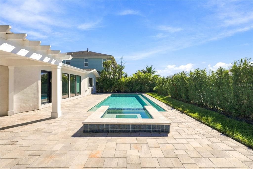 556 JOHNS PASS AVENUE photo 8