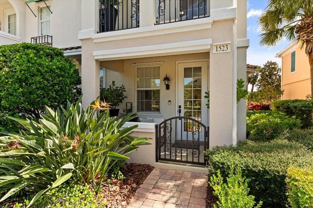 1523 NAPOLI DRIVE E photo 3