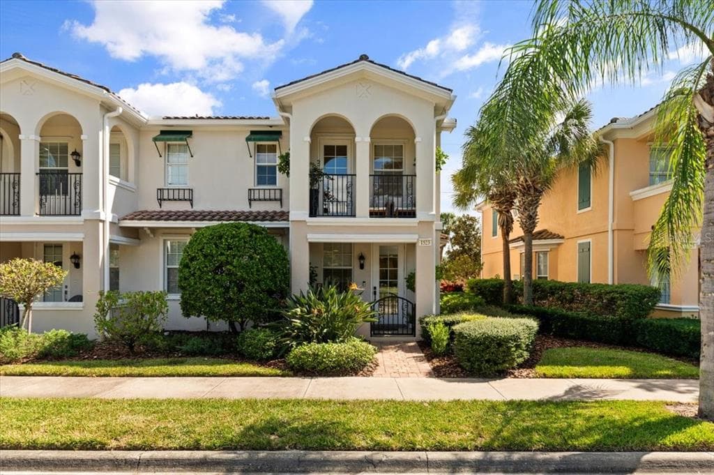1523 NAPOLI DRIVE E photo 1