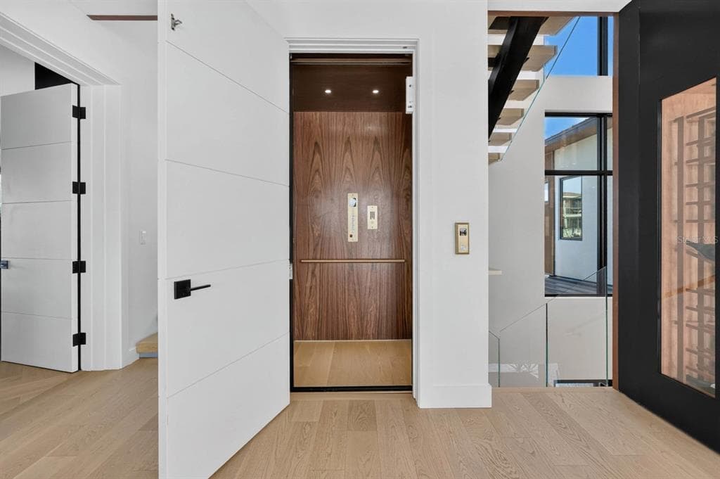 33 DOLPHIN DRIVE photo 12