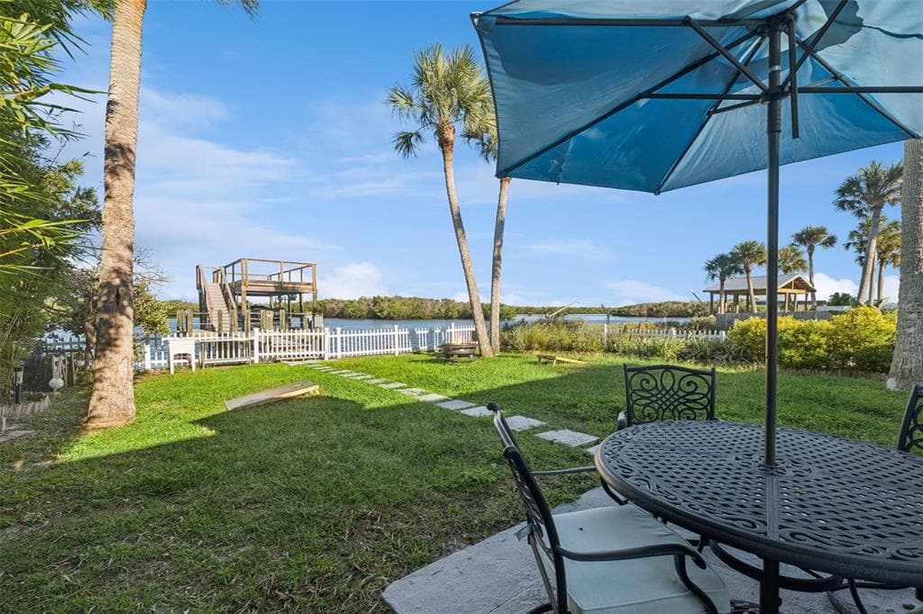 5959 RIVERSIDE DRIVE photo 23