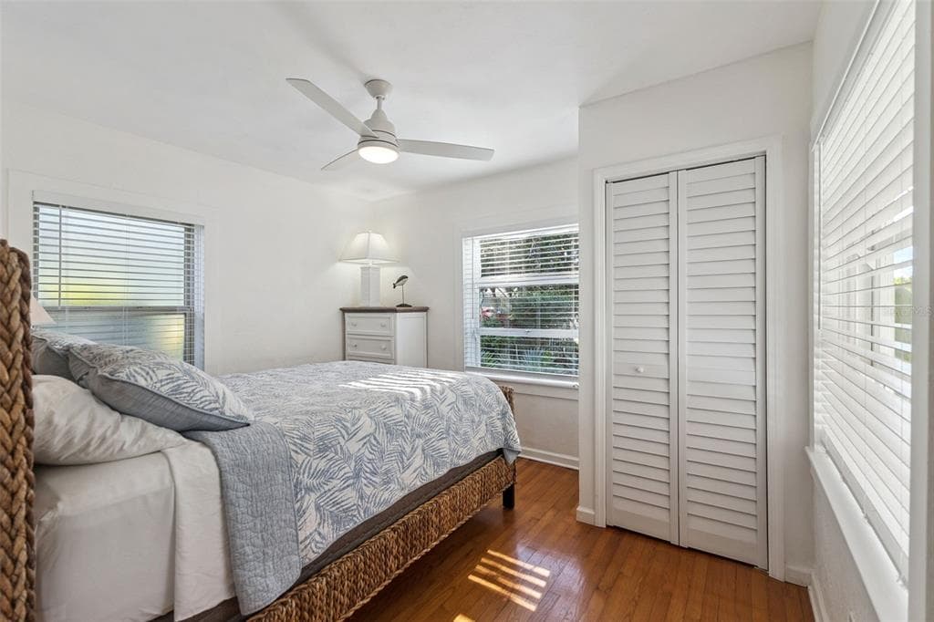 5959 RIVERSIDE DRIVE photo 9