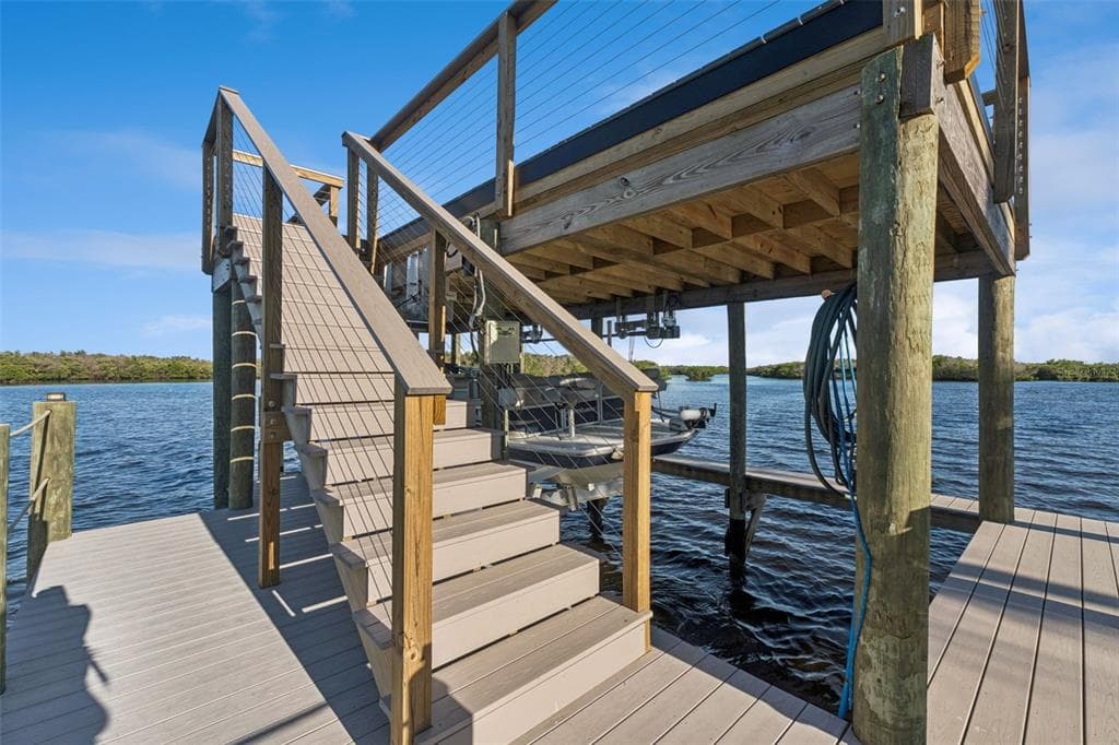 5959 RIVERSIDE DRIVE photo 4