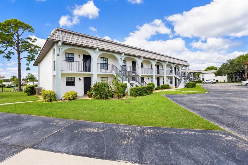 150 ENGLEWOOD ISLES PARKWAY 508 photo 2