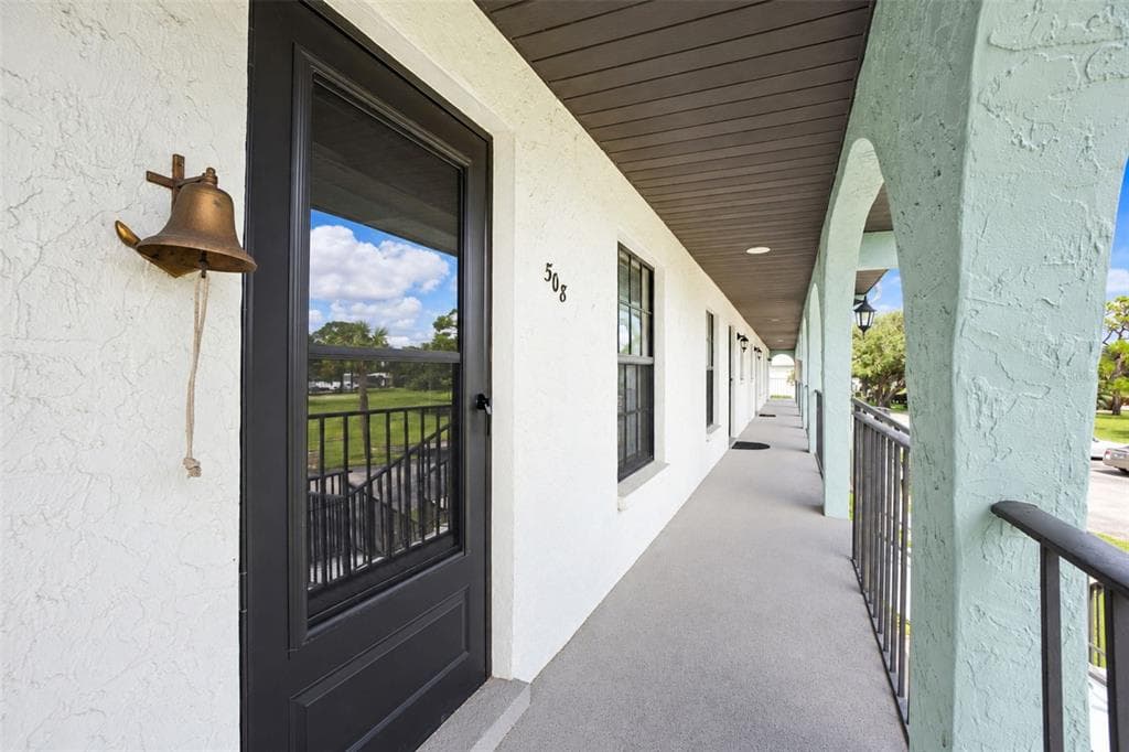 150 ENGLEWOOD ISLES PARKWAY 508 photo 3