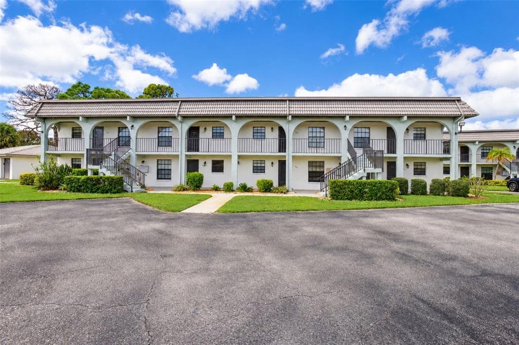 150 ENGLEWOOD ISLES PARKWAY 508 photo 1