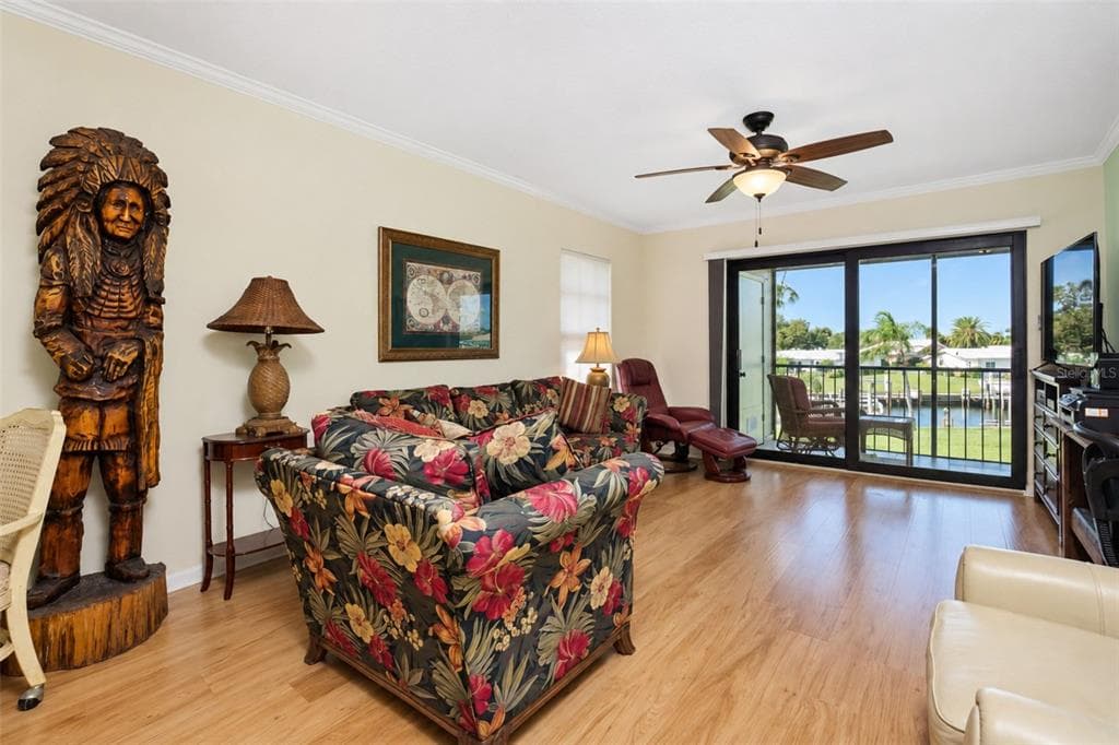150 ENGLEWOOD ISLES PARKWAY 508 photo 20