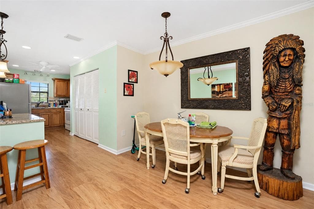 150 ENGLEWOOD ISLES PARKWAY 508 photo 18