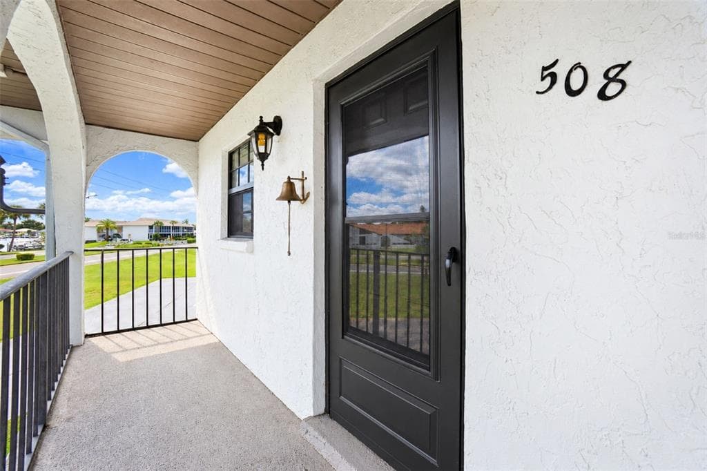 150 ENGLEWOOD ISLES PARKWAY 508 photo 4
