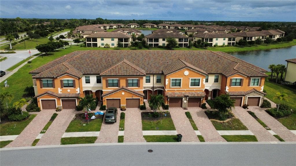 20448 LAGENTE CIRCLE photo 1