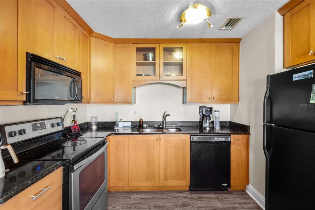 5202 BEACH DRIVE SE D photo 13