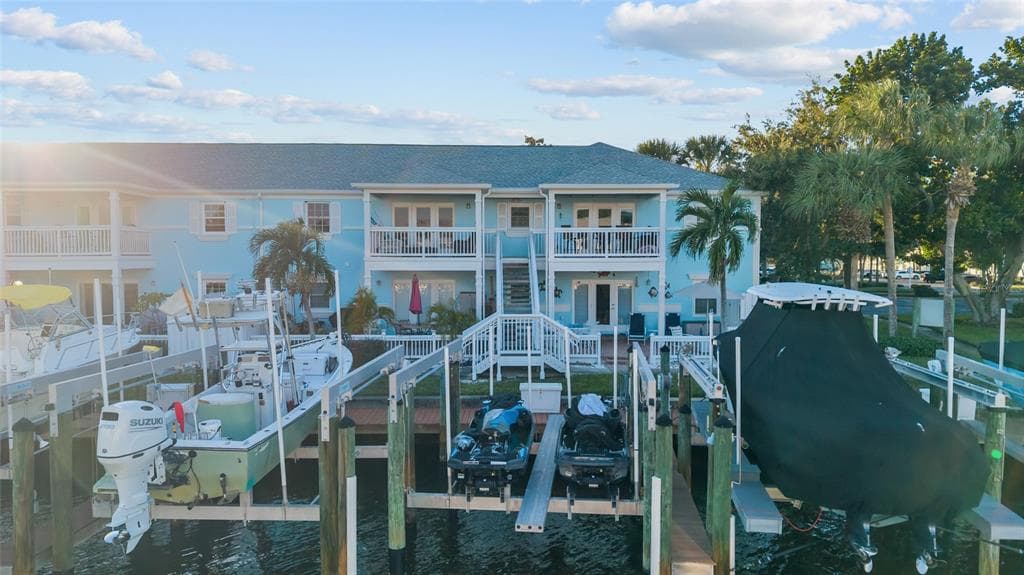 5202 BEACH DRIVE SE D photo 22