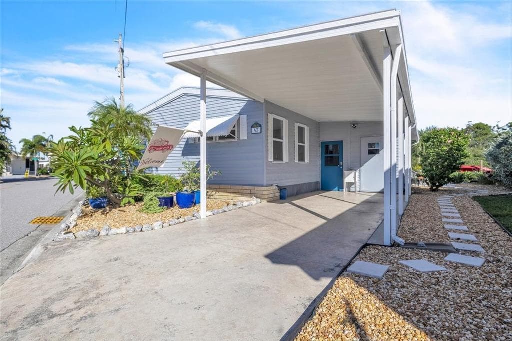 47 N STARBOARD DRIVE photo 2