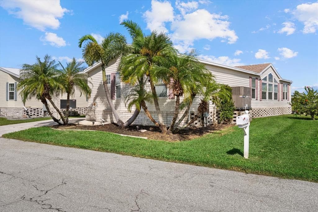 636 BLACKBURN BOULEVARD photo 3
