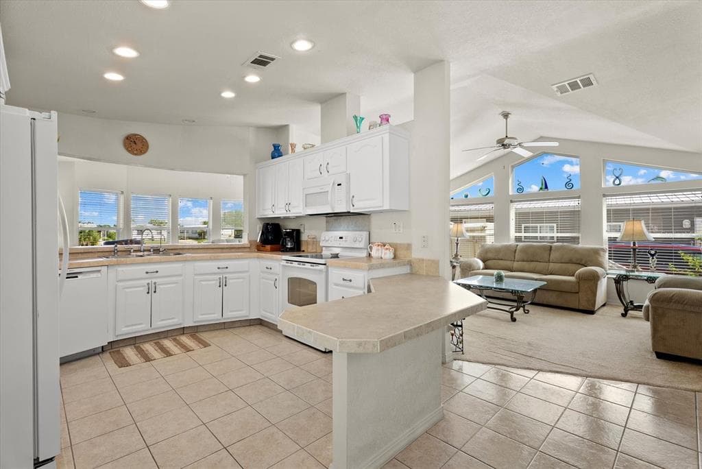 636 BLACKBURN BOULEVARD photo 10
