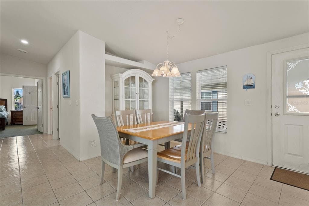 636 BLACKBURN BOULEVARD photo 15