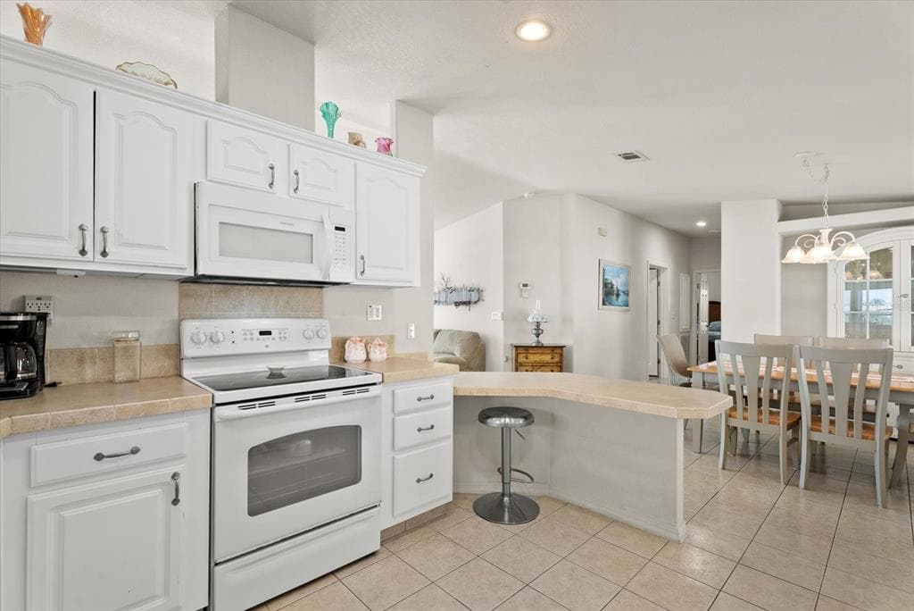 636 BLACKBURN BOULEVARD photo 11