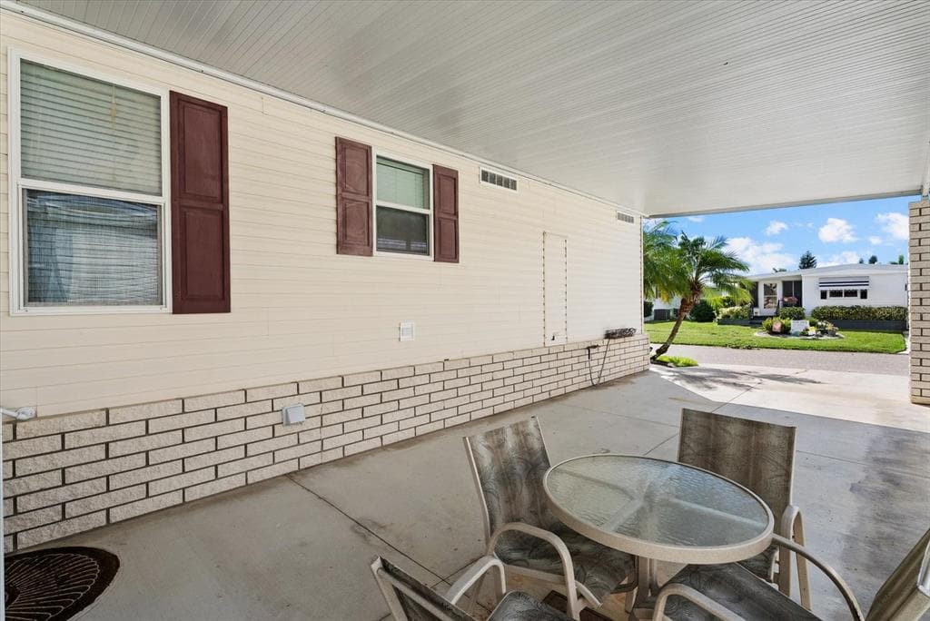 636 BLACKBURN BOULEVARD photo 4