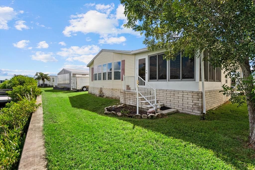 636 BLACKBURN BOULEVARD photo 8