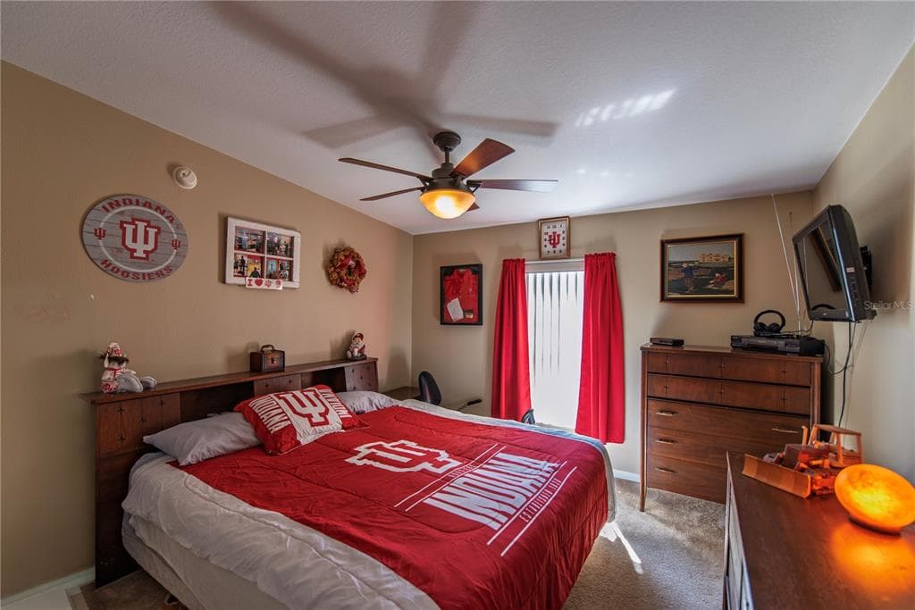 35 EMDEN CIRCLE photo 14