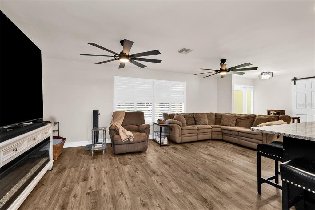 536 MATARES DRIVE photo 11