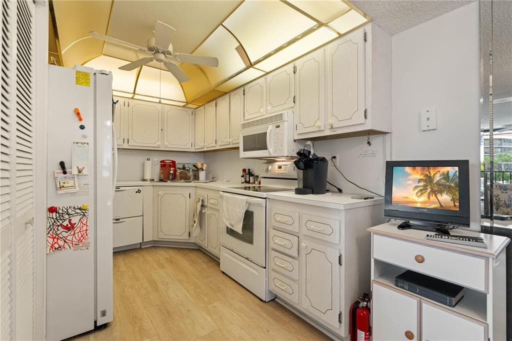 25188 MARION AVENUE A106 photo 19