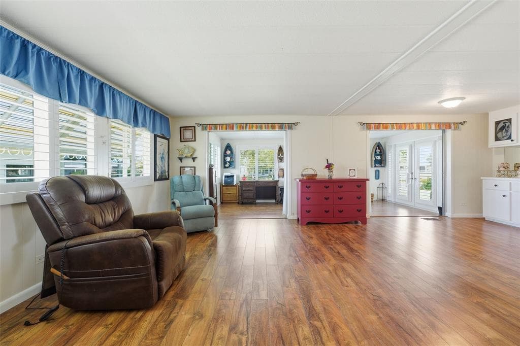 110 MARTINIQUE ROAD photo 22