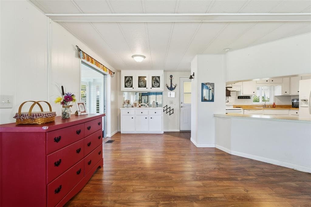 110 MARTINIQUE ROAD photo 24
