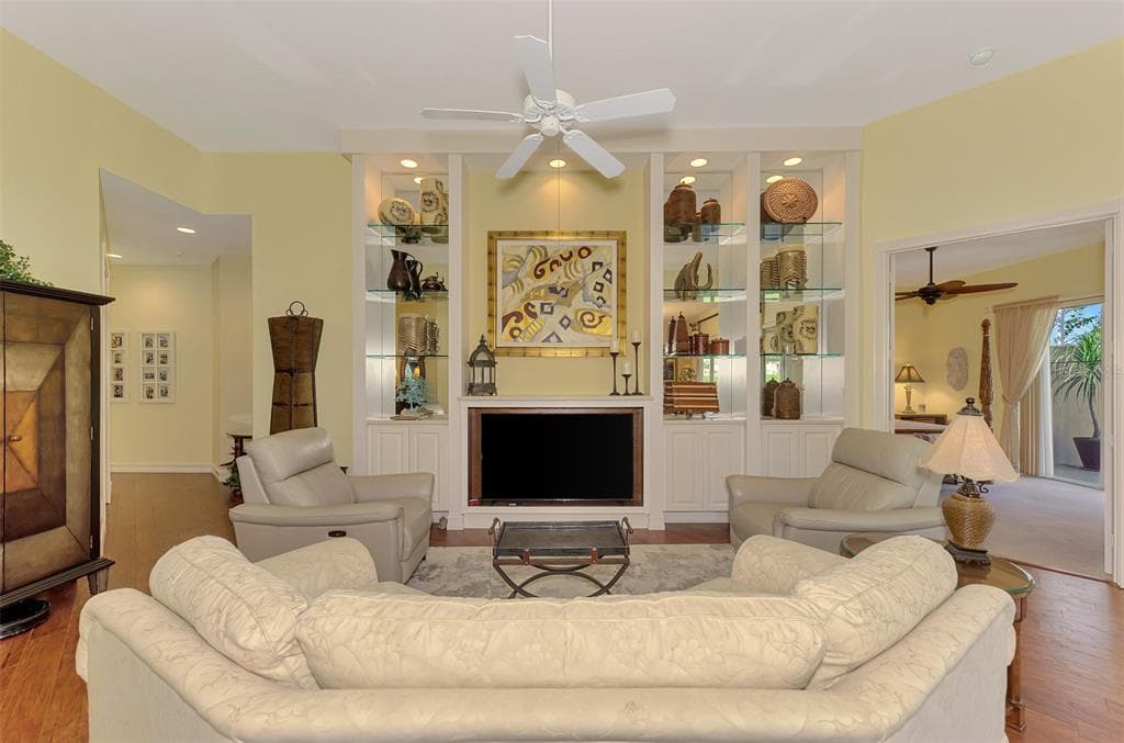 5882 BENEVENTO DRIVE photo 16