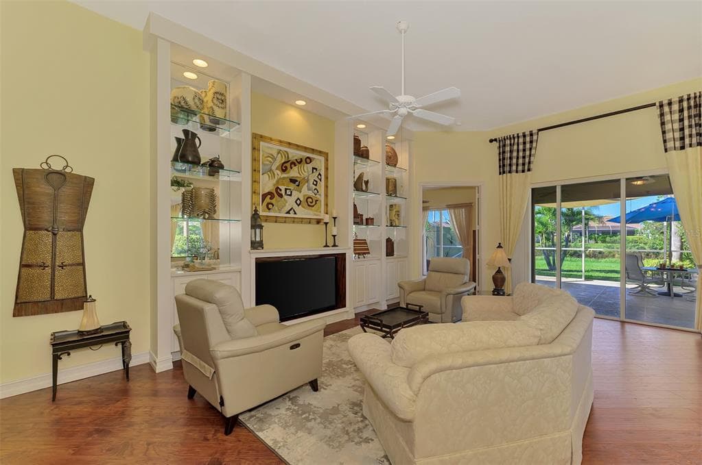 5882 BENEVENTO DRIVE photo 14