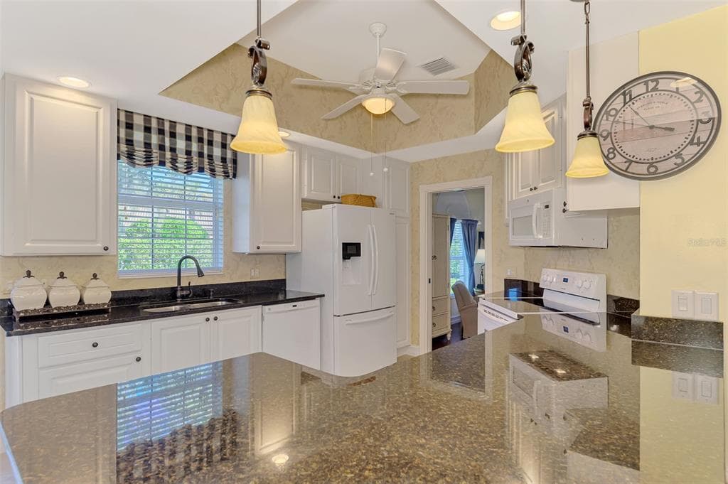 5882 BENEVENTO DRIVE photo 25