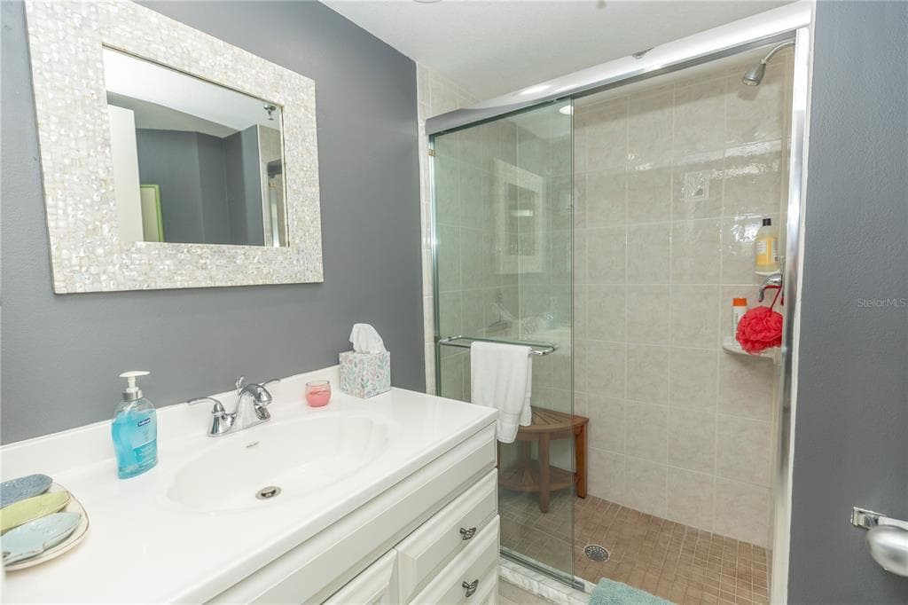 1401 S MCCALL ROAD B-306 photo 15