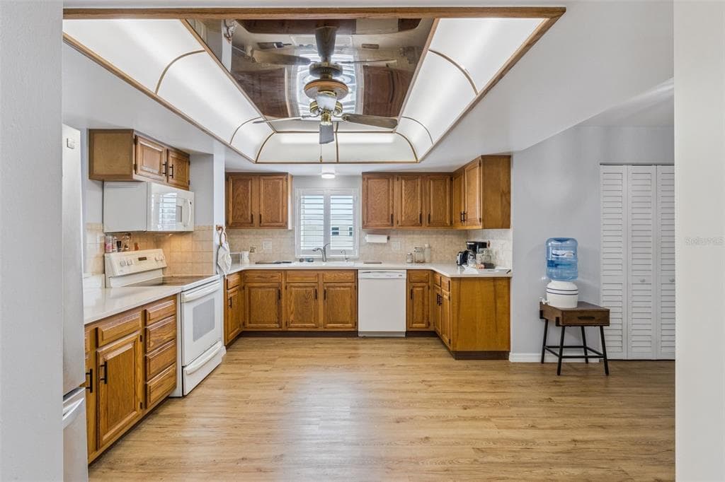 12525 3RD STREET E 205 photo 17