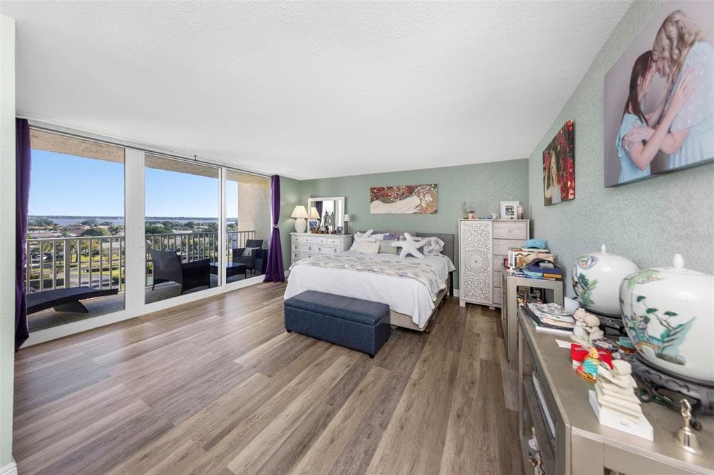 736 ISLAND WAY 601 photo 22