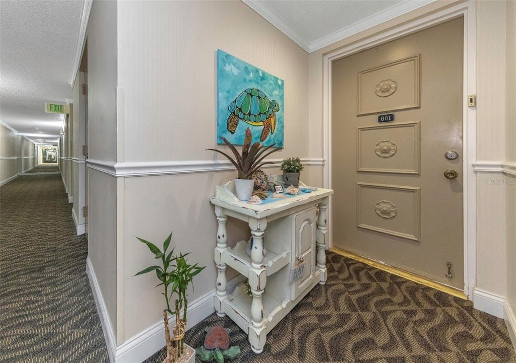 736 ISLAND WAY 601 photo 3