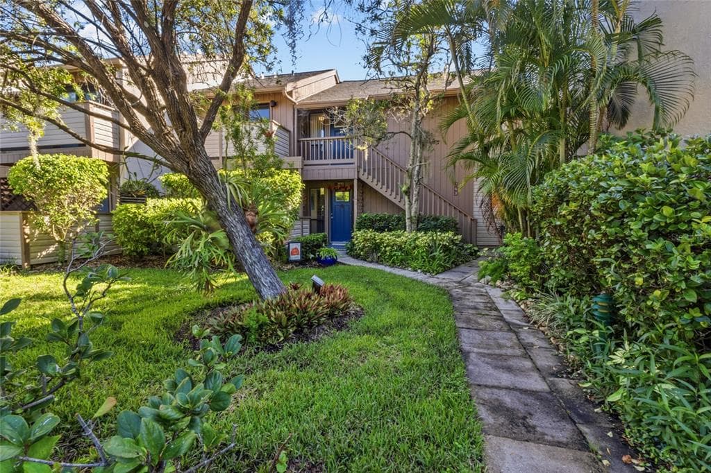 1627 BROOKHOUSE DRIVE 263 photo 1