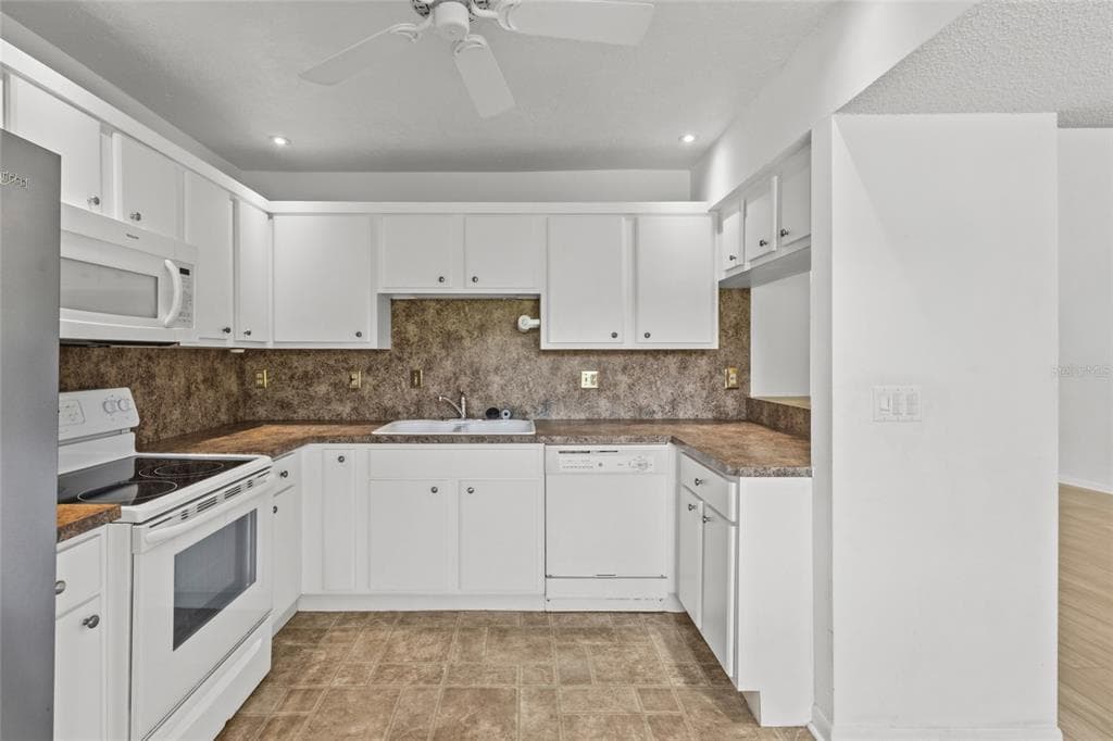 1627 BROOKHOUSE DRIVE 263 photo 5