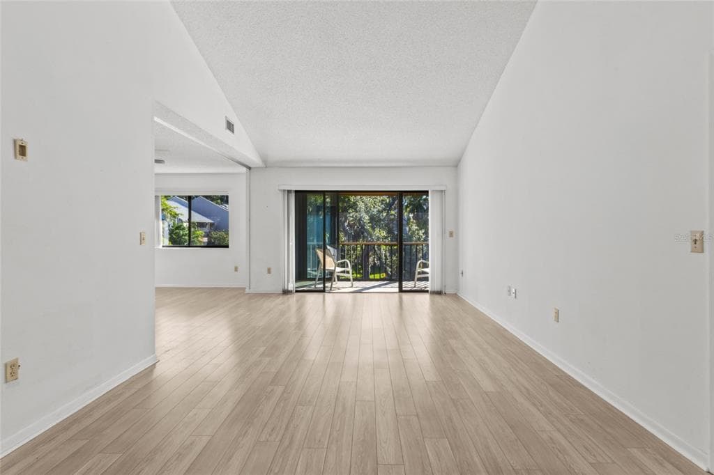 1627 BROOKHOUSE DRIVE 263 photo 9