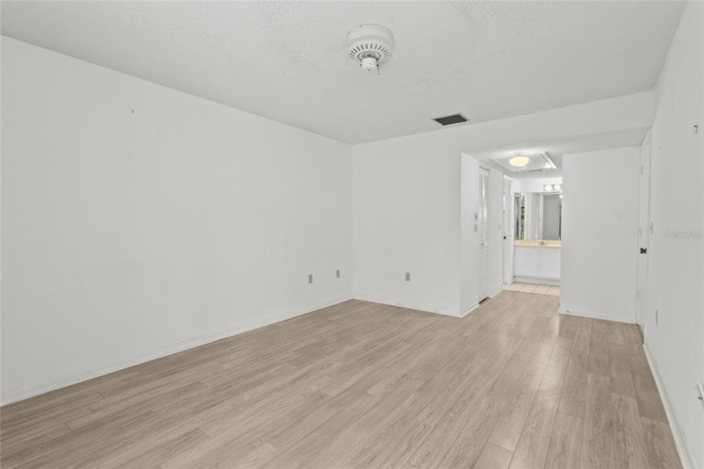 1627 BROOKHOUSE DRIVE 263 photo 18