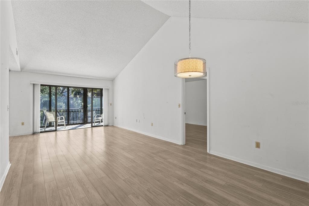 1627 BROOKHOUSE DRIVE 263 photo 8